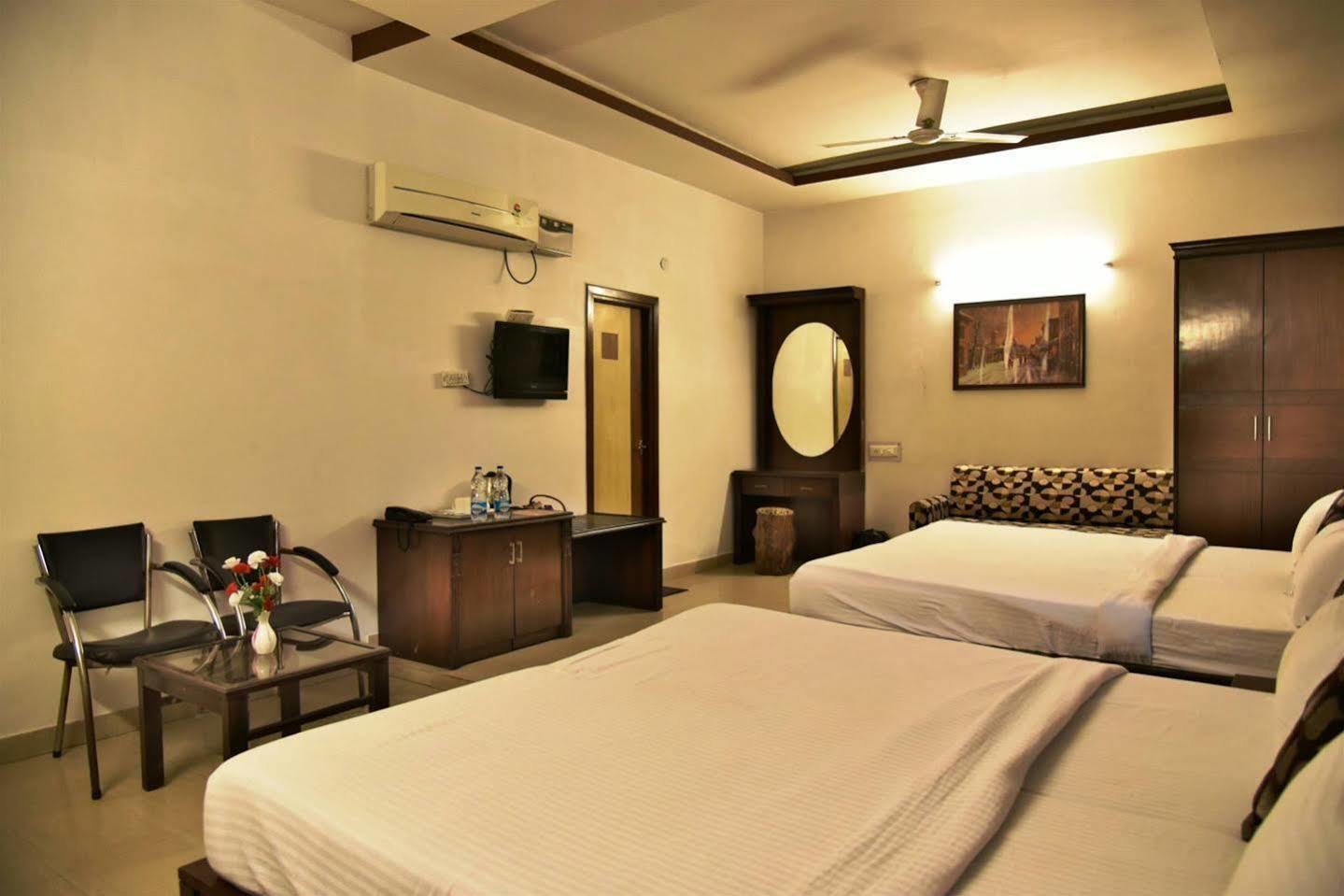 Hotel Hk Continental Amritsar Exteriér fotografie